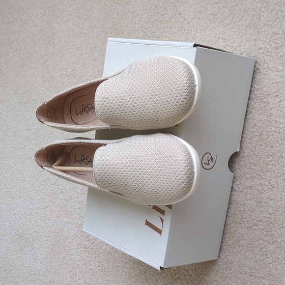 NWB Slip-on Loafer - Picture 4 of 7